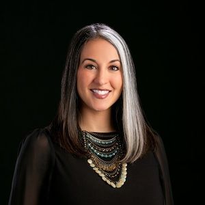 Meet your Posher, Becca